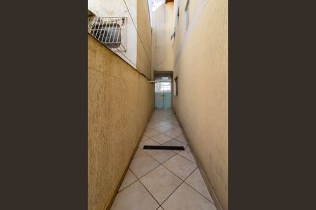 Casa à venda com 280m², 3 quartos e 6 vagas Casa à venda com 280m², 3 quartos e 6 vagasCorredor Lateral