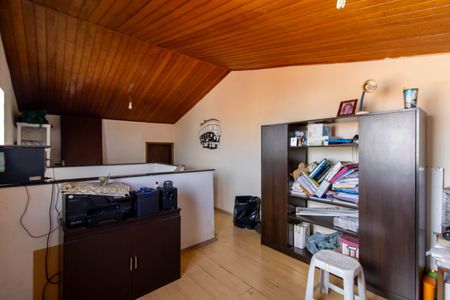 Casa à venda com 280m², 3 quartos e 6 vagas Casa à venda com 280m², 3 quartos e 6 vagasSotão