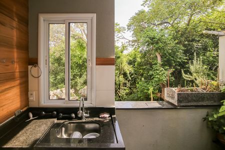 Casa para alugar com 94m², 3 quartos e 1 vagaArea da churrasqueira e Serviço