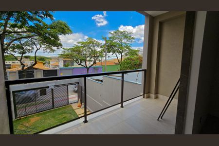 Varanda Quarto 01 de casa à venda com 3 quartos, 168m² em Cabral, Contagem