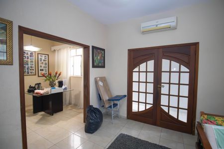 Sala de casa para alugar com 2 quartos, 75m² em Porto Novo, São Gonçalo