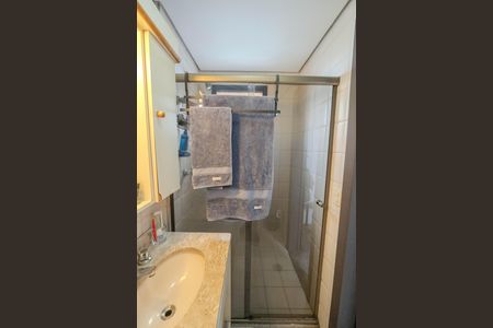 Apartamento para alugar com 55m², 2 quartos e 1 vaga Apartamento para alugar com 55m², 2 quartos e 1 vagaBanheiro da Suíte 1