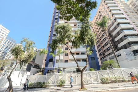Apartamento para alugar com 55m², 2 quartos e 1 vaga Apartamento para alugar com 55m², 2 quartos e 1 vagaFachada