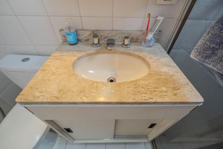 Apartamento para alugar com 55m², 2 quartos e 1 vaga Apartamento para alugar com 55m², 2 quartos e 1 vagaBanheiro da Suíte 1