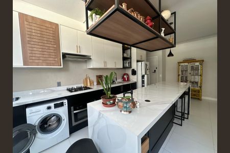 Apartamento para alugar com 61m², 2 quartos e 2 vagas Apartamento para alugar com 61m², 2 quartos e 2 vagasCozinha