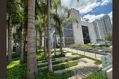 Apartamento para alugar com 61m², 2 quartos e 2 vagas Apartamento para alugar com 61m², 2 quartos e 2 vagasFachada e portaria