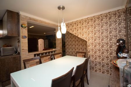 Casa à venda com 650m², 4 quartos e 5 vagas Casa à venda com 650m², 4 quartos e 5 vagasCozinha