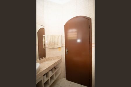 Casa à venda com 650m², 4 quartos e 5 vagas Casa à venda com 650m², 4 quartos e 5 vagasBanheiro 1