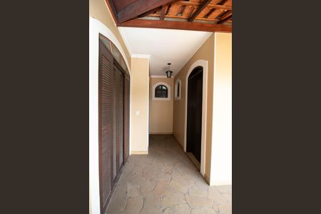 Casa à venda com 650m², 4 quartos e 5 vagas Casa à venda com 650m², 4 quartos e 5 vagasÁrea externa