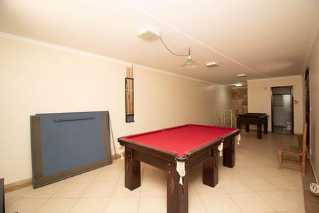 Casa à venda com 650m², 4 quartos e 5 vagas Casa à venda com 650m², 4 quartos e 5 vagasSala de Jogos