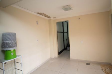 Casa à venda com 650m², 4 quartos e 5 vagas Casa à venda com 650m², 4 quartos e 5 vagasÁrea de Serviço