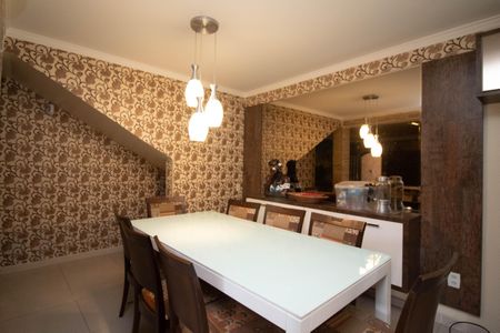 Casa à venda com 650m², 4 quartos e 5 vagas Casa à venda com 650m², 4 quartos e 5 vagasCozinha