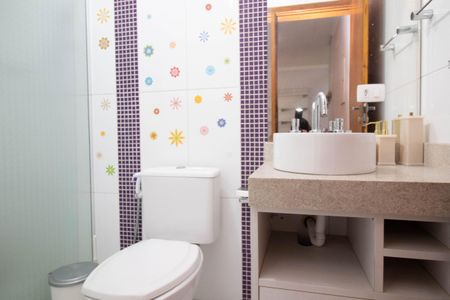 Casa à venda com 650m², 4 quartos e 5 vagas Casa à venda com 650m², 4 quartos e 5 vagasBanheiro da Suíte 2