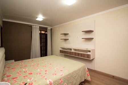 Casa à venda com 650m², 4 quartos e 5 vagas Casa à venda com 650m², 4 quartos e 5 vagasQuarto 1 - Suíte