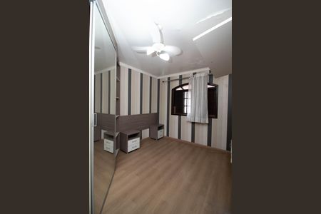 Casa à venda com 650m², 4 quartos e 5 vagas Casa à venda com 650m², 4 quartos e 5 vagasQuarto 4 - Suíte