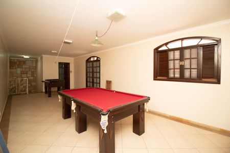 Casa à venda com 650m², 4 quartos e 5 vagas Casa à venda com 650m², 4 quartos e 5 vagasSala de Jogos