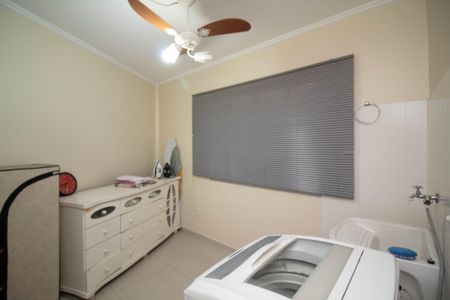 Casa à venda com 650m², 4 quartos e 5 vagas Casa à venda com 650m², 4 quartos e 5 vagasÁrea de Serviço