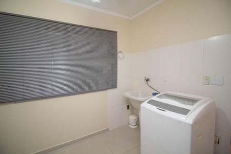 Casa à venda com 650m², 4 quartos e 5 vagas Casa à venda com 650m², 4 quartos e 5 vagasÁrea de Serviço