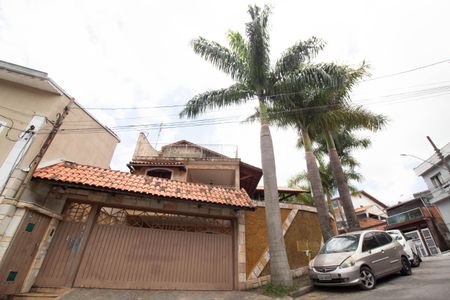Casa à venda com 650m², 4 quartos e 5 vagas Casa à venda com 650m², 4 quartos e 5 vagasFachada