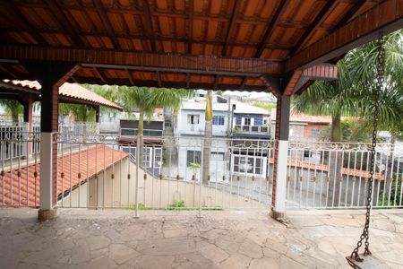 Casa à venda com 650m², 4 quartos e 5 vagas Casa à venda com 650m², 4 quartos e 5 vagasÁrea externa