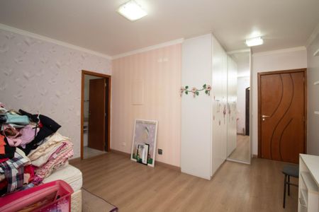 Casa à venda com 650m², 4 quartos e 5 vagas Casa à venda com 650m², 4 quartos e 5 vagasQuarto 2 - Suíte