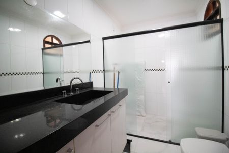 Casa à venda com 650m², 4 quartos e 5 vagas Casa à venda com 650m², 4 quartos e 5 vagasBanheiro da Suíte 3 e 4