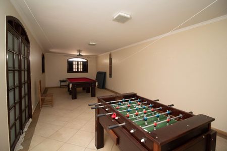 Casa à venda com 650m², 4 quartos e 5 vagas Casa à venda com 650m², 4 quartos e 5 vagasSala de Jogos