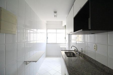 Apartamento para alugar com 71m², 2 quartos e 1 vagaCozinha