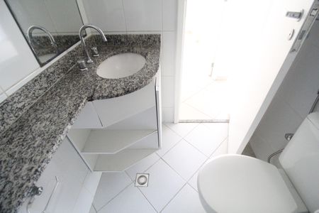 Apartamento para alugar com 71m², 2 quartos e 1 vagaBanheiro social