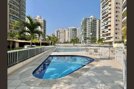 Apartamento para alugar com 71m², 2 quartos e 1 vagaÁrea comum - Piscina