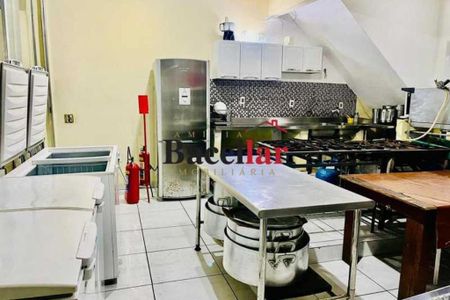 Casa à venda com 3 quartos, 457m² em Taquara, Rio de Janeiro