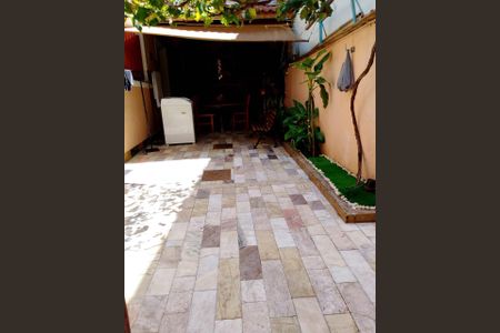 Casa à venda com 160m², 3 quartos e 4 vagasQuintal