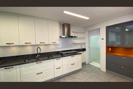 Apartamento à venda com 180m², 2 quartos e 3 vagasCozinha