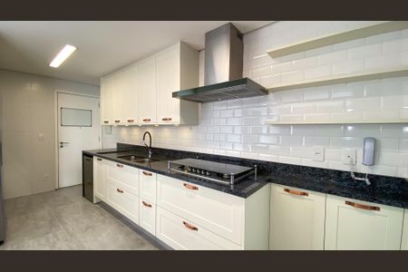 Apartamento à venda com 180m², 2 quartos e 3 vagasCozinha