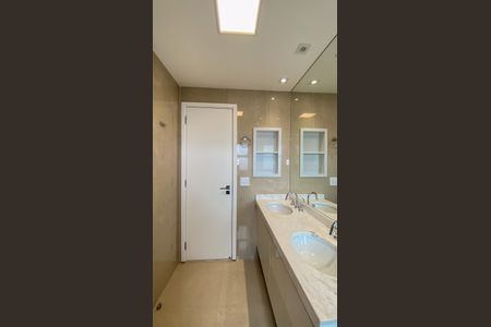 Apartamento à venda com 180m², 2 quartos e 3 vagasBanheiro da Suíte