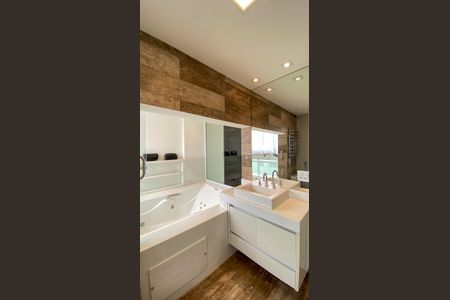 Apartamento à venda com 180m², 2 quartos e 3 vagasBanheiro da Suíte