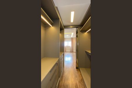 Apartamento à venda com 180m², 2 quartos e 3 vagasCloset da suíte