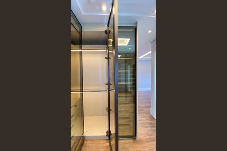 Apartamento à venda com 180m², 2 quartos e 3 vagasCloset da suíte