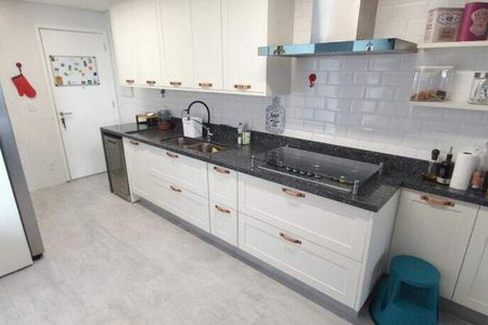 Apartamento à venda com 187m², 3 quartos e 3 vagas