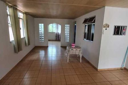 Casa à venda com 269m², 4 quartos e 2 vagas