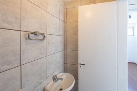 Apartamento à venda com 96m², 2 quartos e 1 vaga Apartamento à venda com 96m², 2 quartos e 1 vagaBanheiro de Serviço