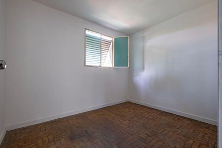 Casa para alugar com 469m², 4 quartos e 6 vagas Casa para alugar com 469m², 4 quartos e 6 vagasÁrea de Serviço - Quarto 2