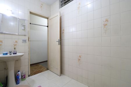Casa à venda com 130m², 3 quartos e 1 vagaBanheiro