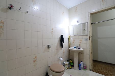 Casa à venda com 130m², 3 quartos e 1 vagaBanheiro