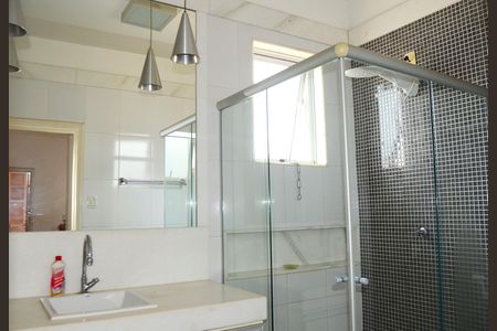 Casa à venda com 300m², 4 quartos e 3 vagasBanheiro