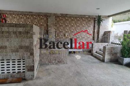 Apartamento à venda com 136m², 3 quartos e 2 vagas