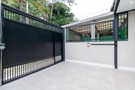 Casa à venda com 175m², 3 quartos e 2 vagasGaragem