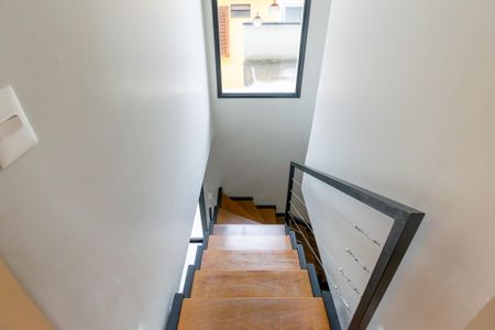Casa à venda com 175m², 3 quartos e 2 vagasEscada