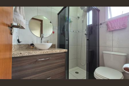 Casa à venda com 111m², 3 quartos e 2 vagas Casa à venda com 111m², 3 quartos e 2 vagasBanheiro da suíte