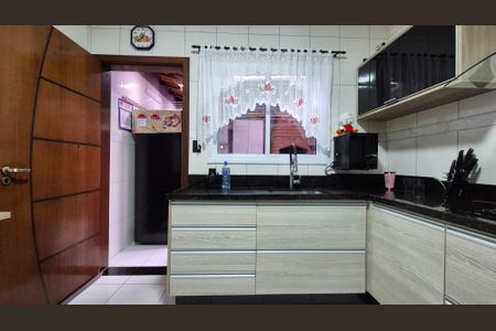 Casa à venda com 111m², 3 quartos e 2 vagas Casa à venda com 111m², 3 quartos e 2 vagasCozinha